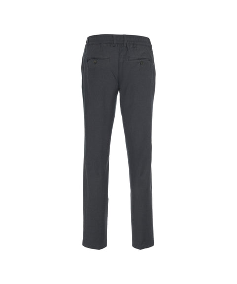 Pantaloni chino con pieghe stirate