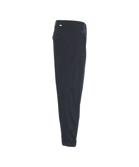 Pantaloni chino con pieghe