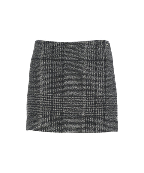 Mini skirt with plaid pattern