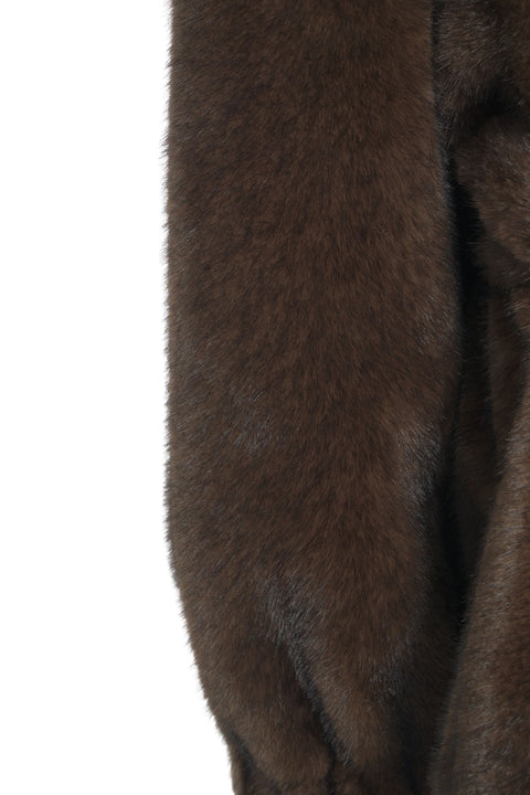 Giacca in ecopelliccia con cintura in vita