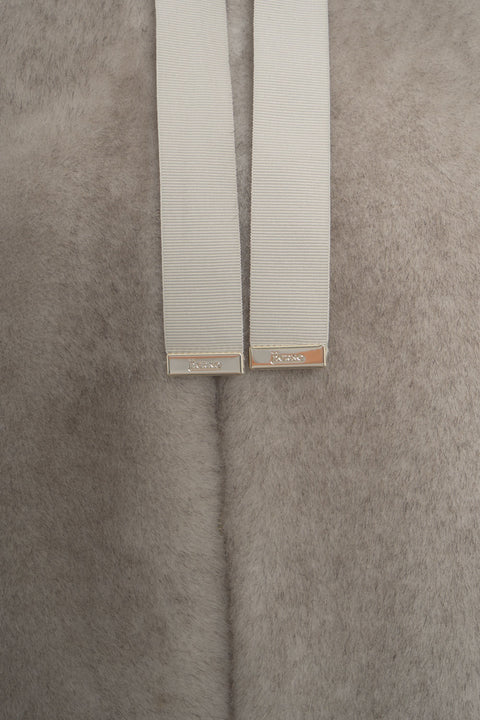 Giacca con cappuccio in ecopelliccia