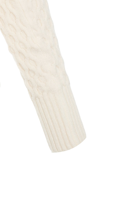 Pullover mit Zopfstrickmuster