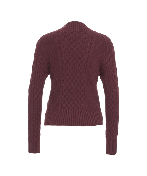 Pullover mit Zopfstrickmuster