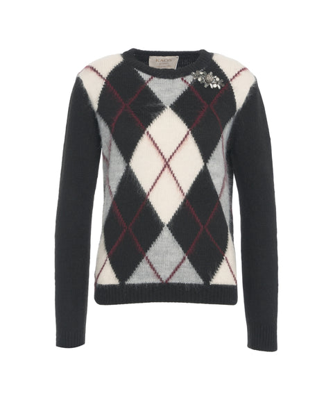 Strickpullover mit Brosche