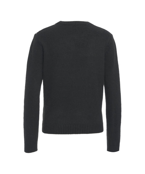 Strickpullover mit Brosche