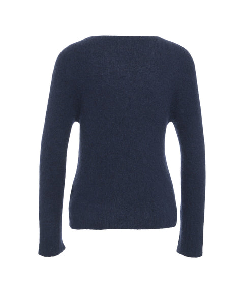 Pullover mit Brosche