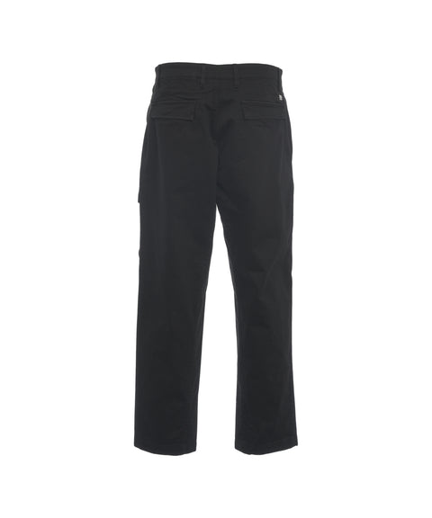 Pantaloni cargo con logo patch