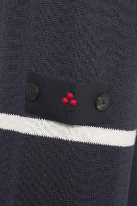 Gestreifter Pullover