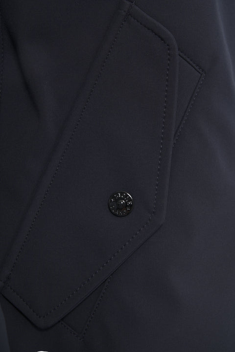 Jacke mit Logoetikett