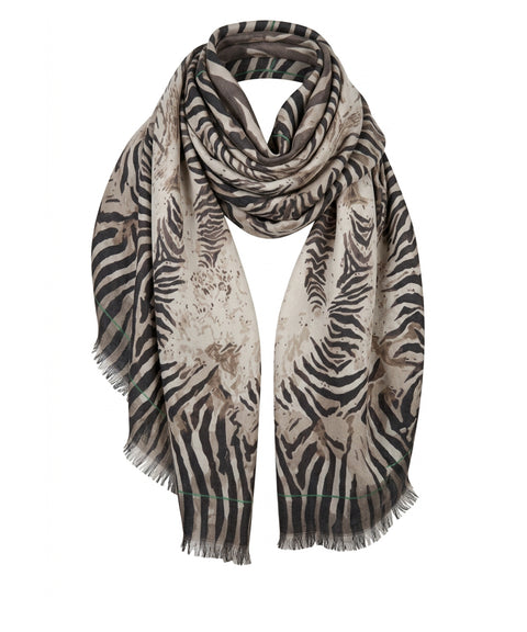 Scarf with animal print