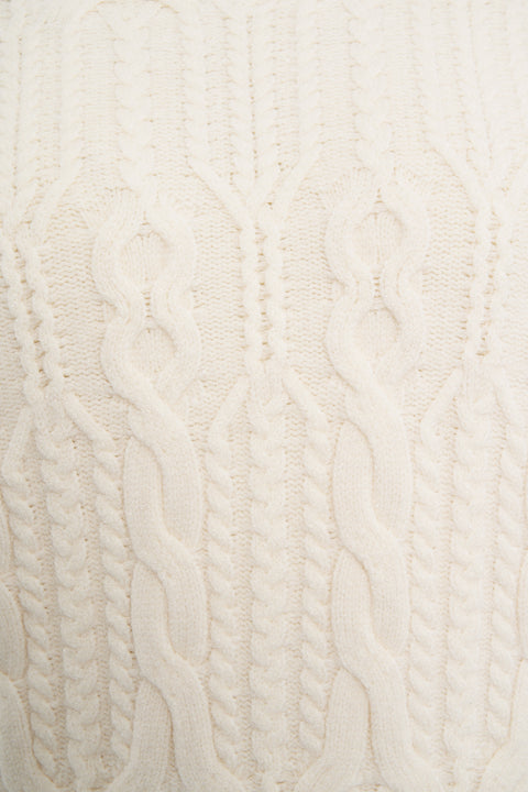 Pullover mit Zopfstrickmuster