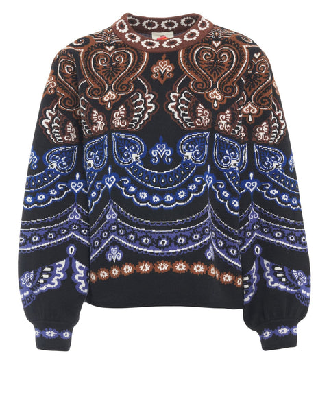 Pullover mit Stickereien