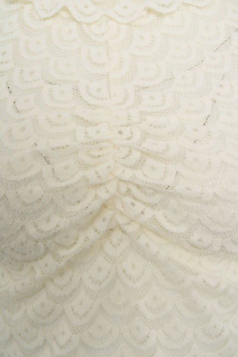 Top in pizzo con dettagli con ruches