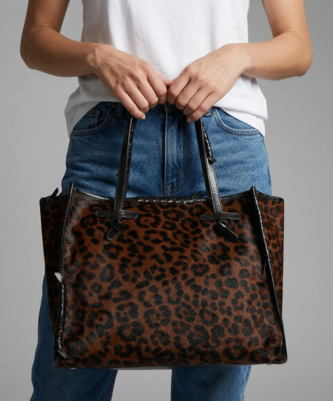 Handbag with animal print