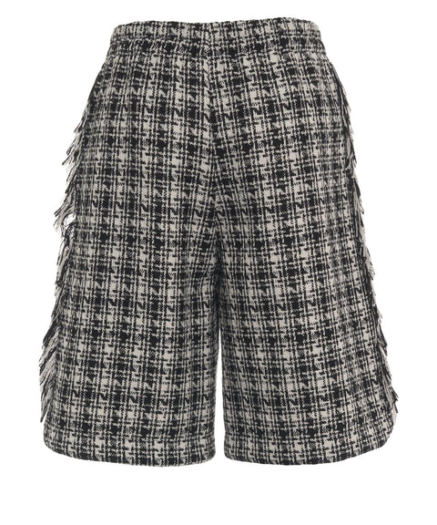 Kurze Hose mit Fransendetails