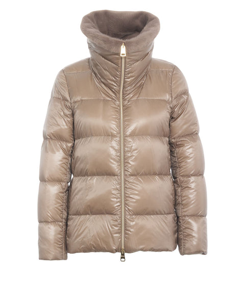 Daunenjacke mit Pelzkragen