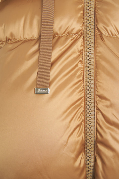 Puffer jacket con bordo in ecopelliccia