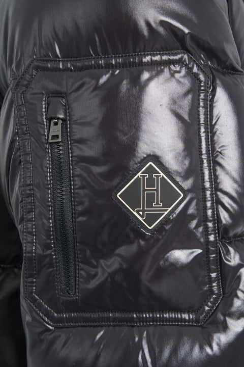 Puffer jacket with sleeve pocket