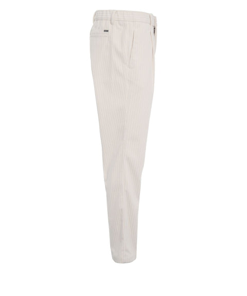 Bundfaltenhose aus Cord