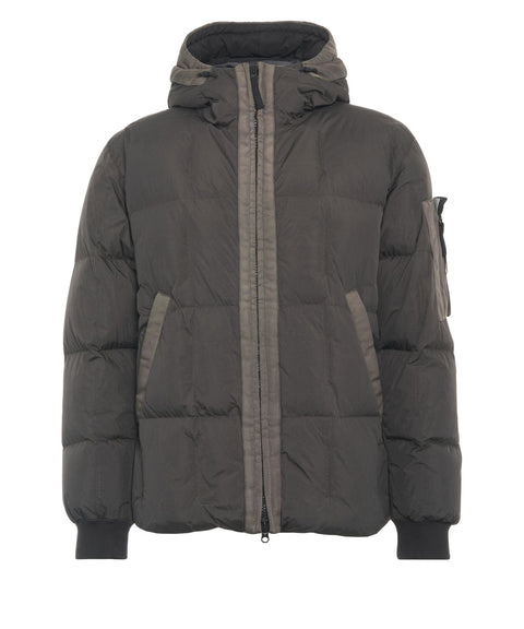 Puffer jacket with logo patch