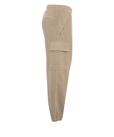 Pantaloni cargo con patch logo