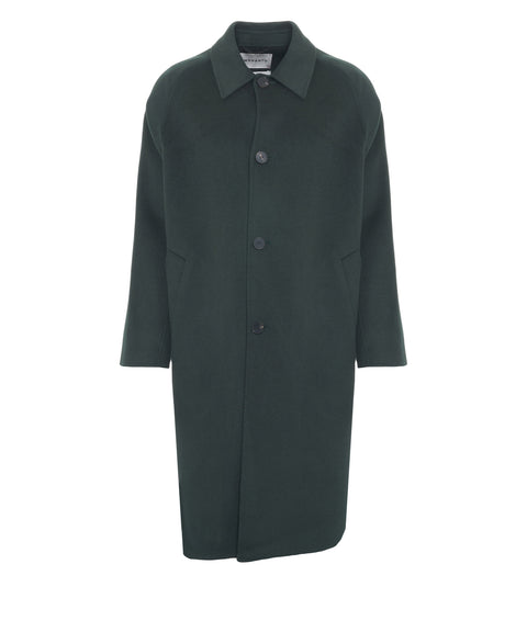 Coat with raglan sleeves