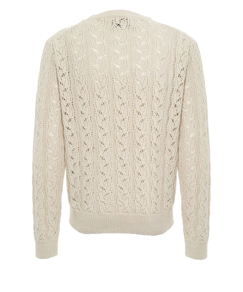 Pullover mit Zopfstrickmuster