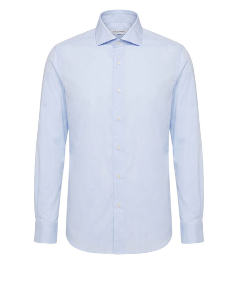 Shirt with cutaway collar