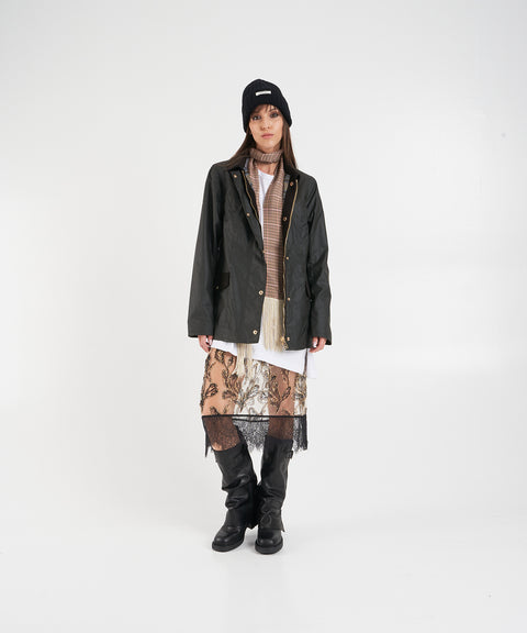 Sciarpa con dettagli sfrangiati