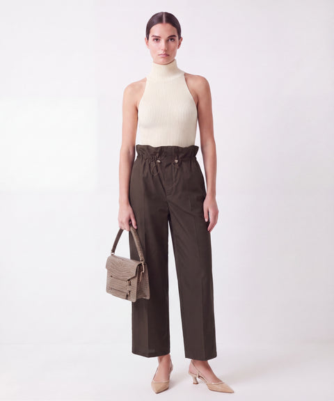 Top con collo alto 'Mae'