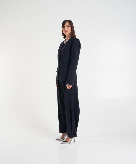 Hose mit Nadelstreifen