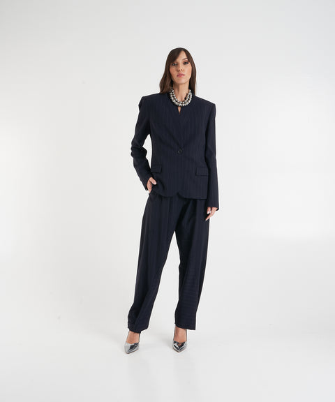 Hose mit Nadelstreifen