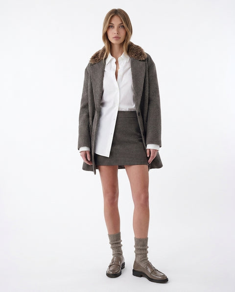 Single-breasted blazer with fur collar